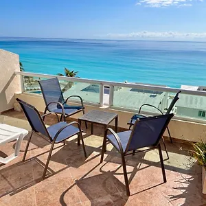 https://ocean-view-penthouse-terrace-over-the-ocean-4203.quintano-roohotels.com